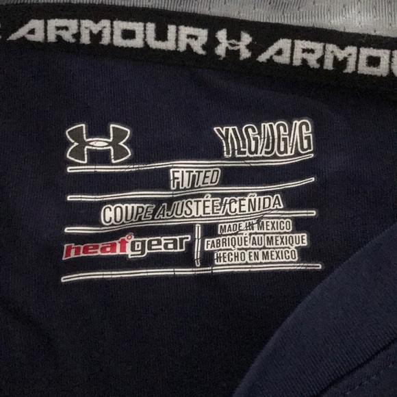 Boys fitted heat gear UA shirt - Picture 2 of 2